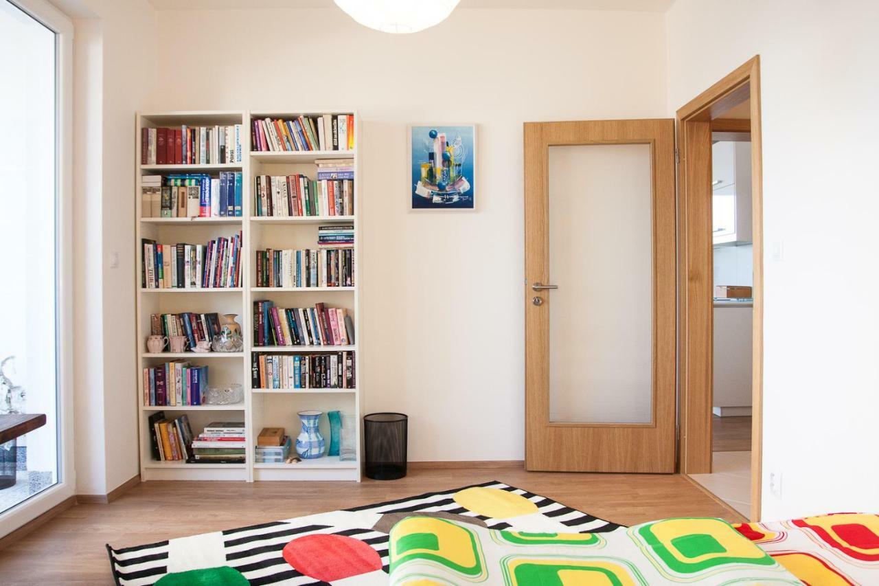 Prostorny 3 Pokojovy Apartman S Dvema Terasami Prague Luaran gambar