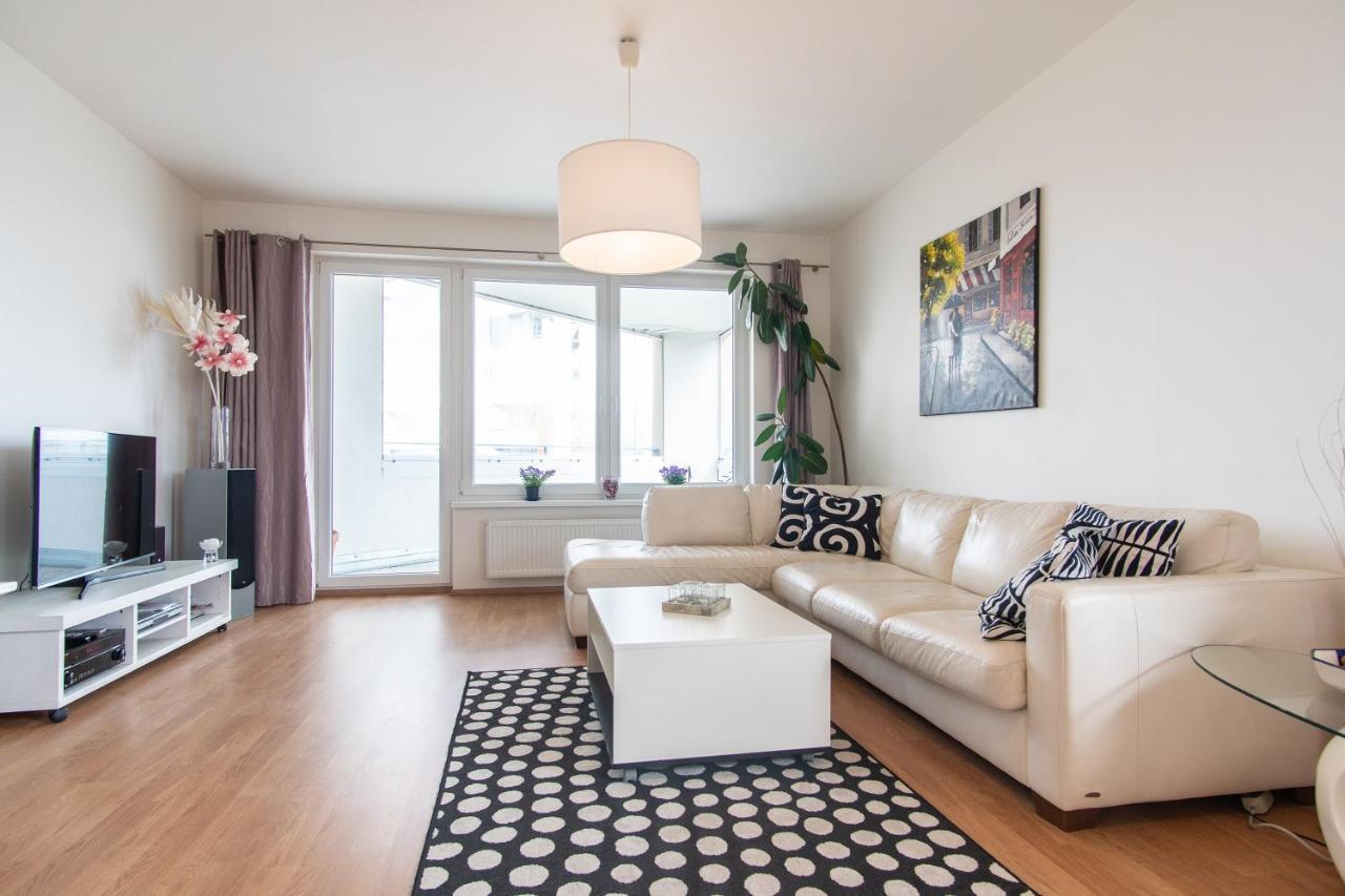 Prostorny 3 Pokojovy Apartman S Dvema Terasami Prague Luaran gambar
